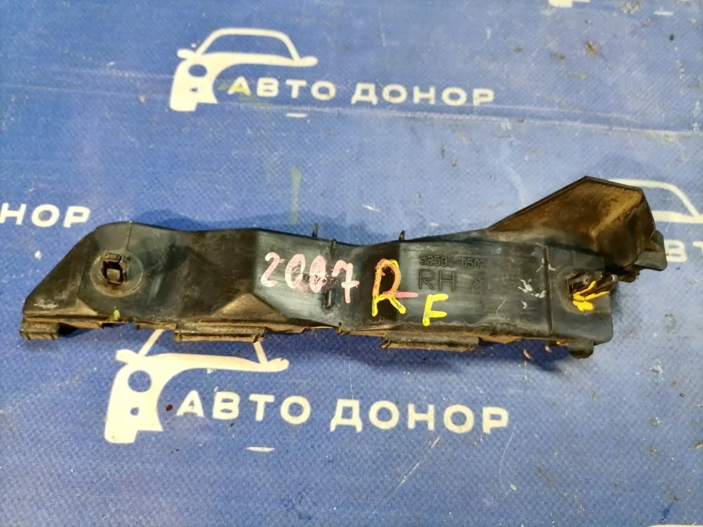 крепление бампера TOYOTA AVENSIS AZT250 -