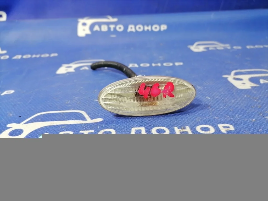 повторитель поворота в крыло NISSAN LEAF AZE0 -