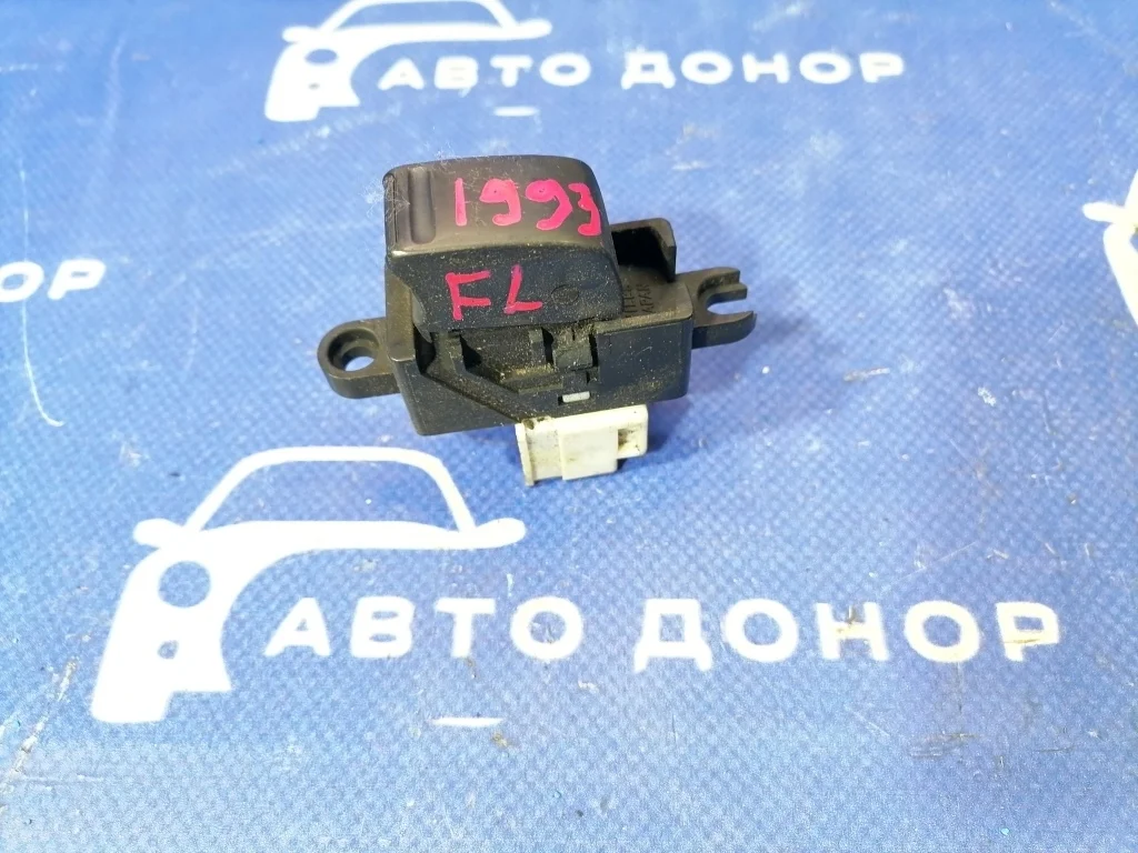 кнопка стеклоподъемника NISSAN XTRAIL NT30 QR20DE