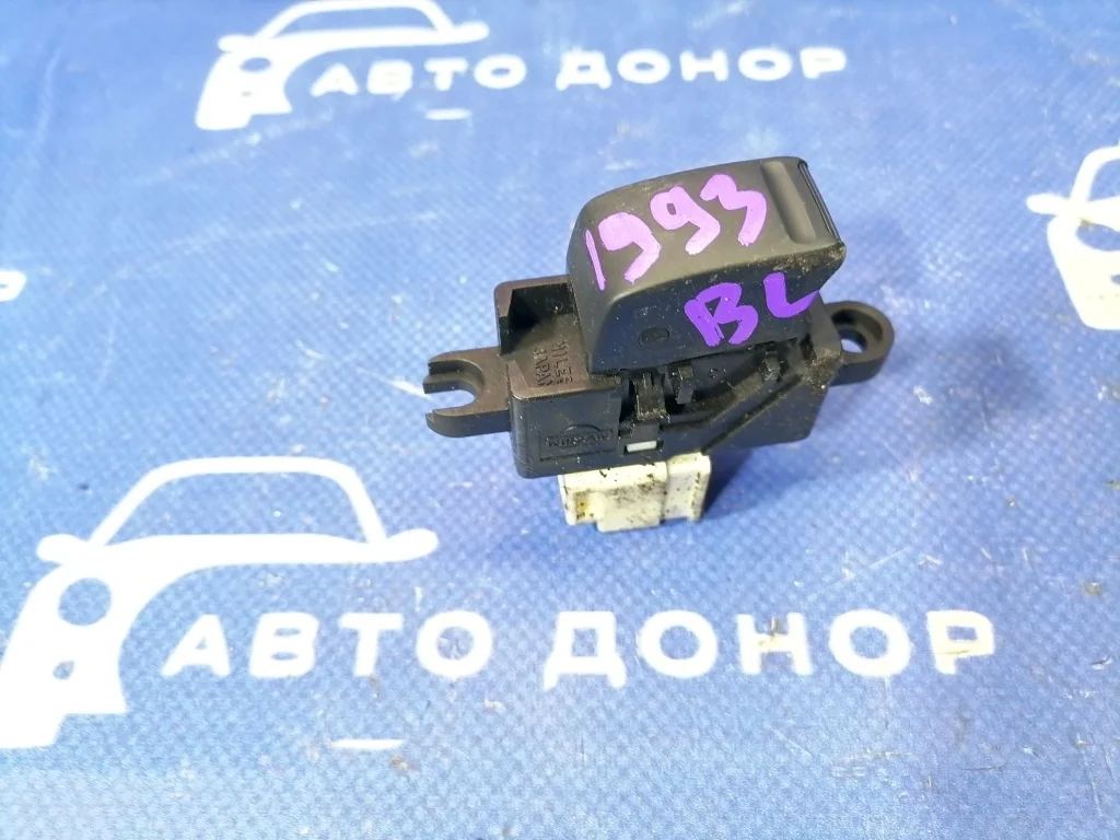 кнопка стеклоподъемника NISSAN XTRAIL NT30 QR20DE