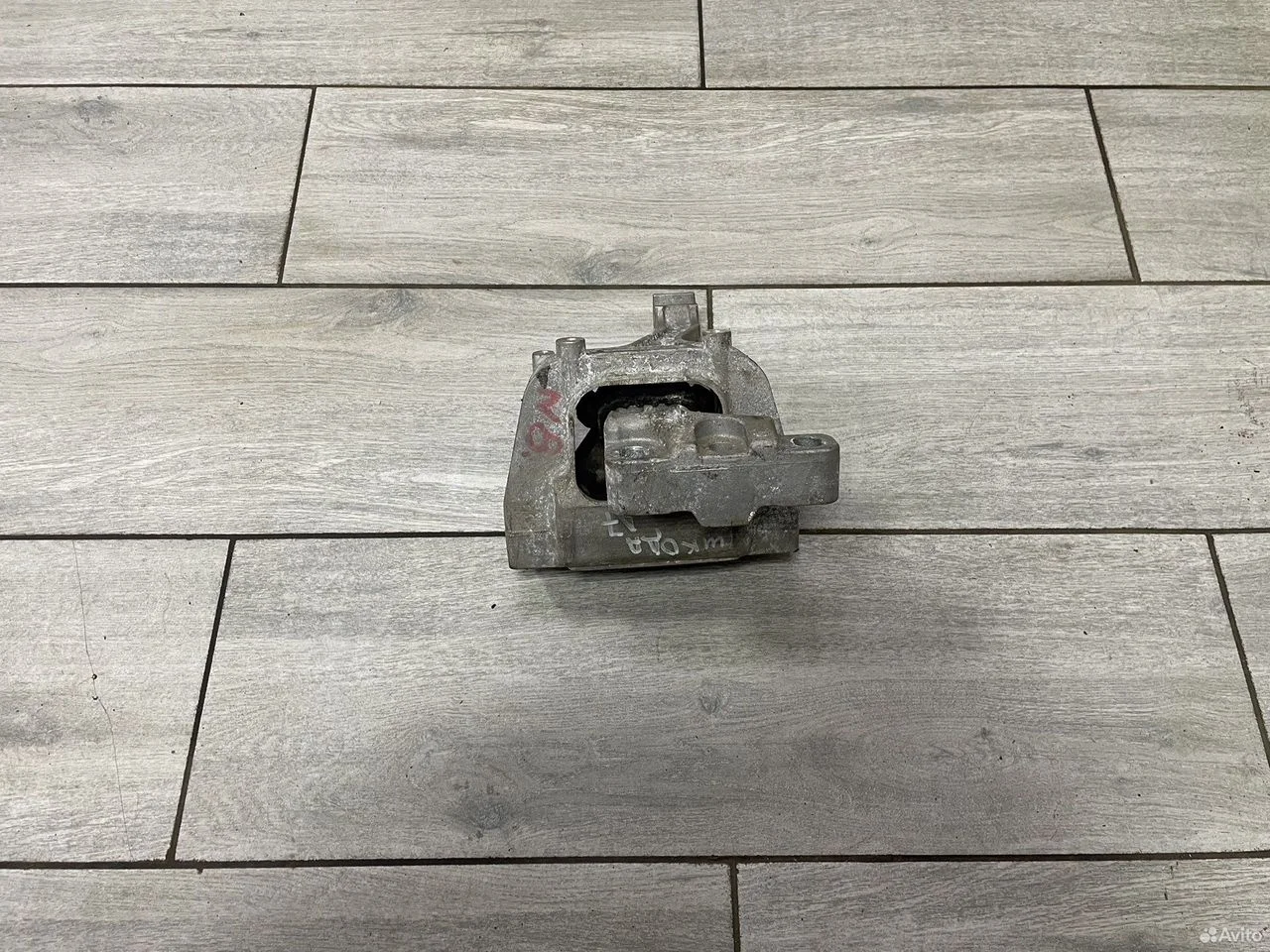 Опора двигателя правая skoda octavia a7 audi a3