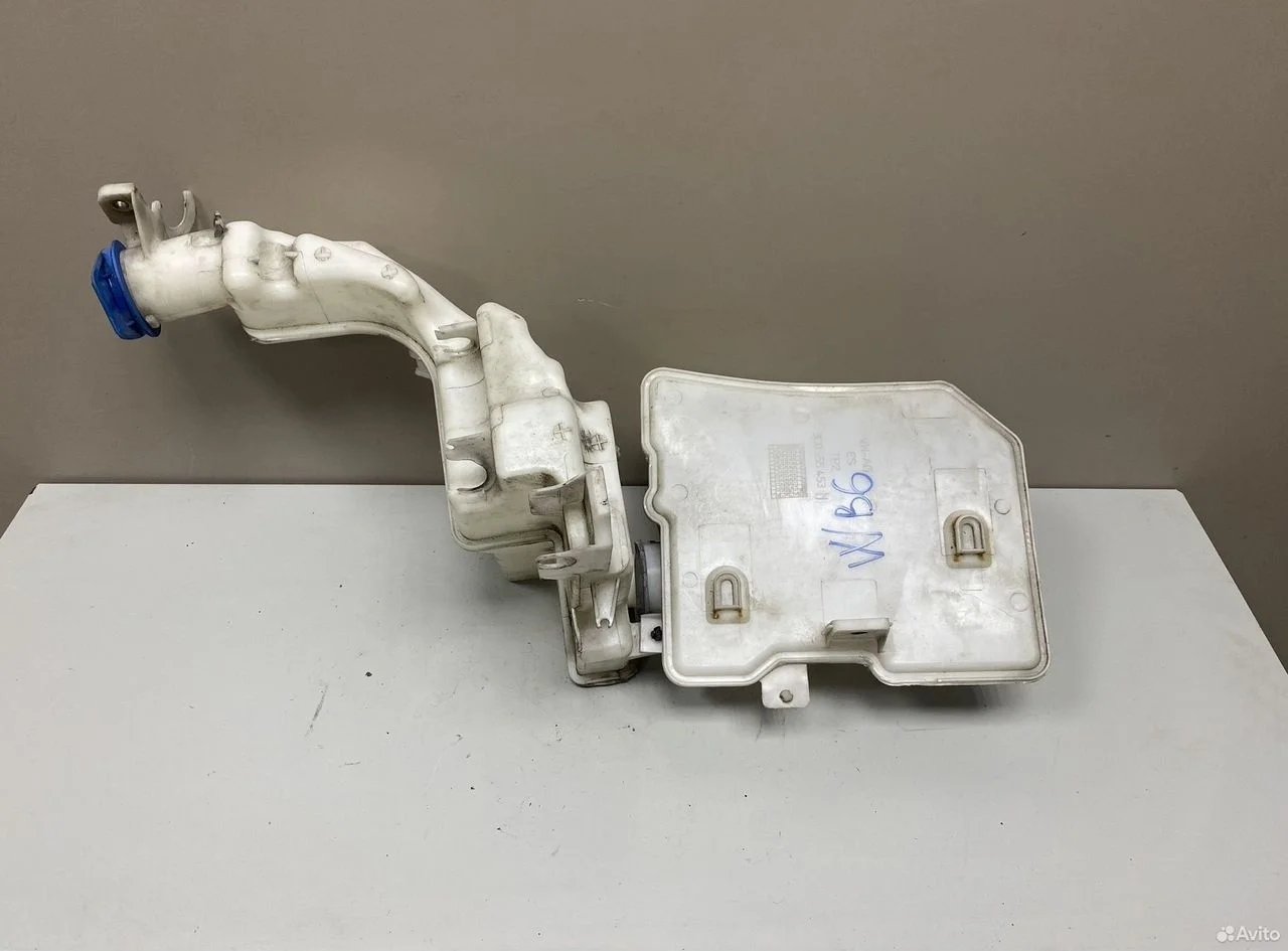 Бачек стеклоомывателя volkswagen passat b6