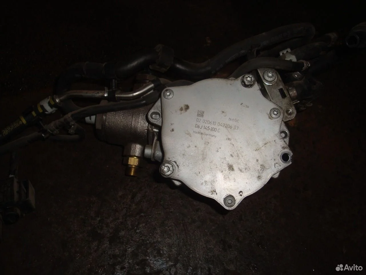 Вакуумный насос 06j145100c audi a4 a5 a6 q5