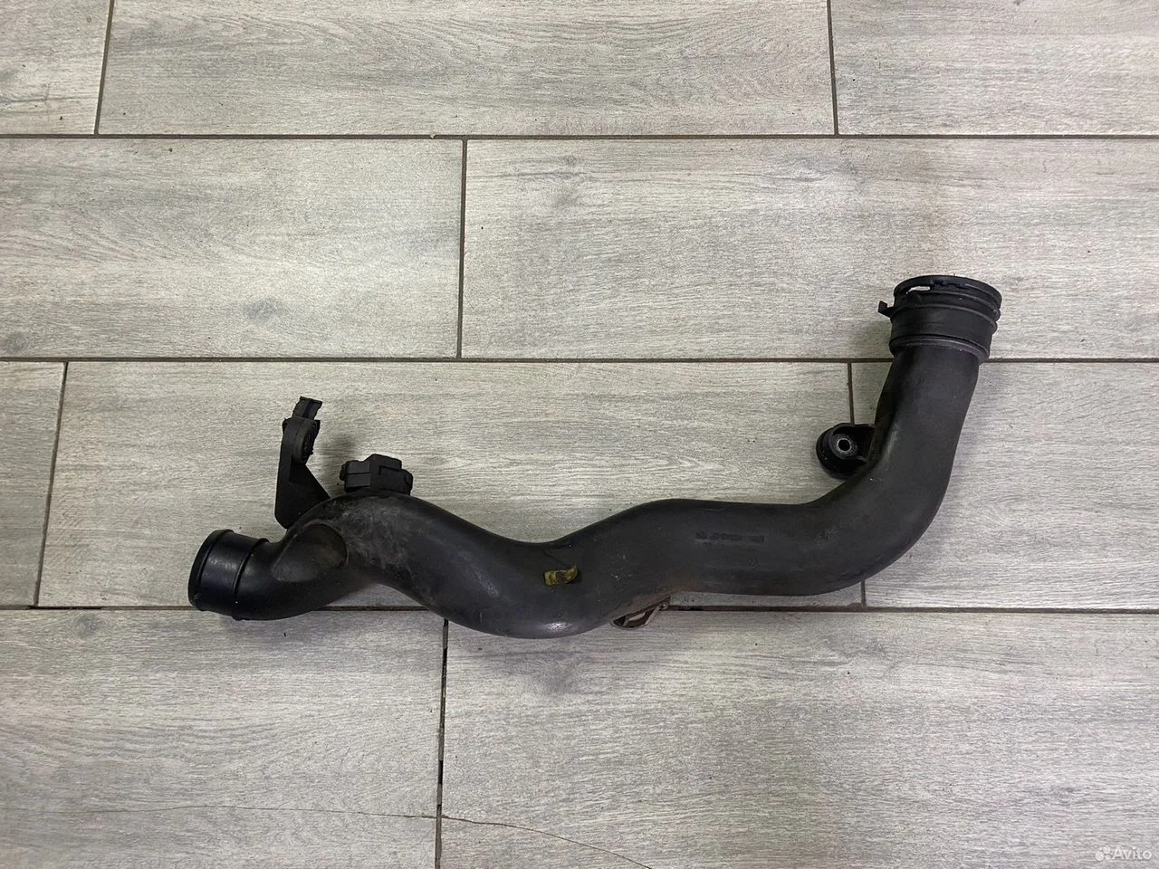 Патрубок интеркулера vw golf 5 1k0145762bl