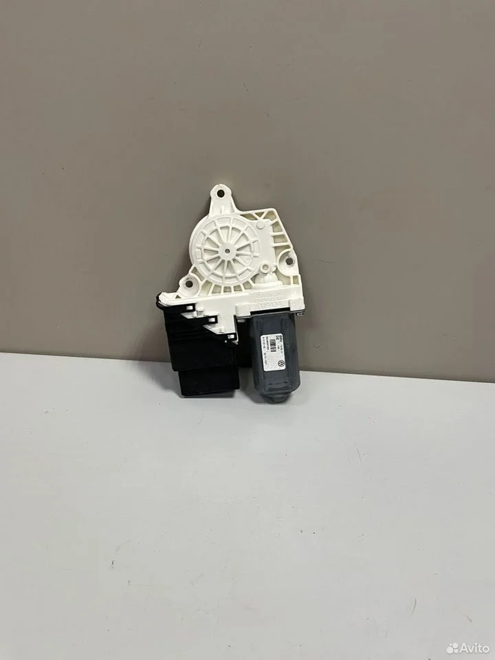 Моторчик заднего стеклоподъемника vw golf 6
