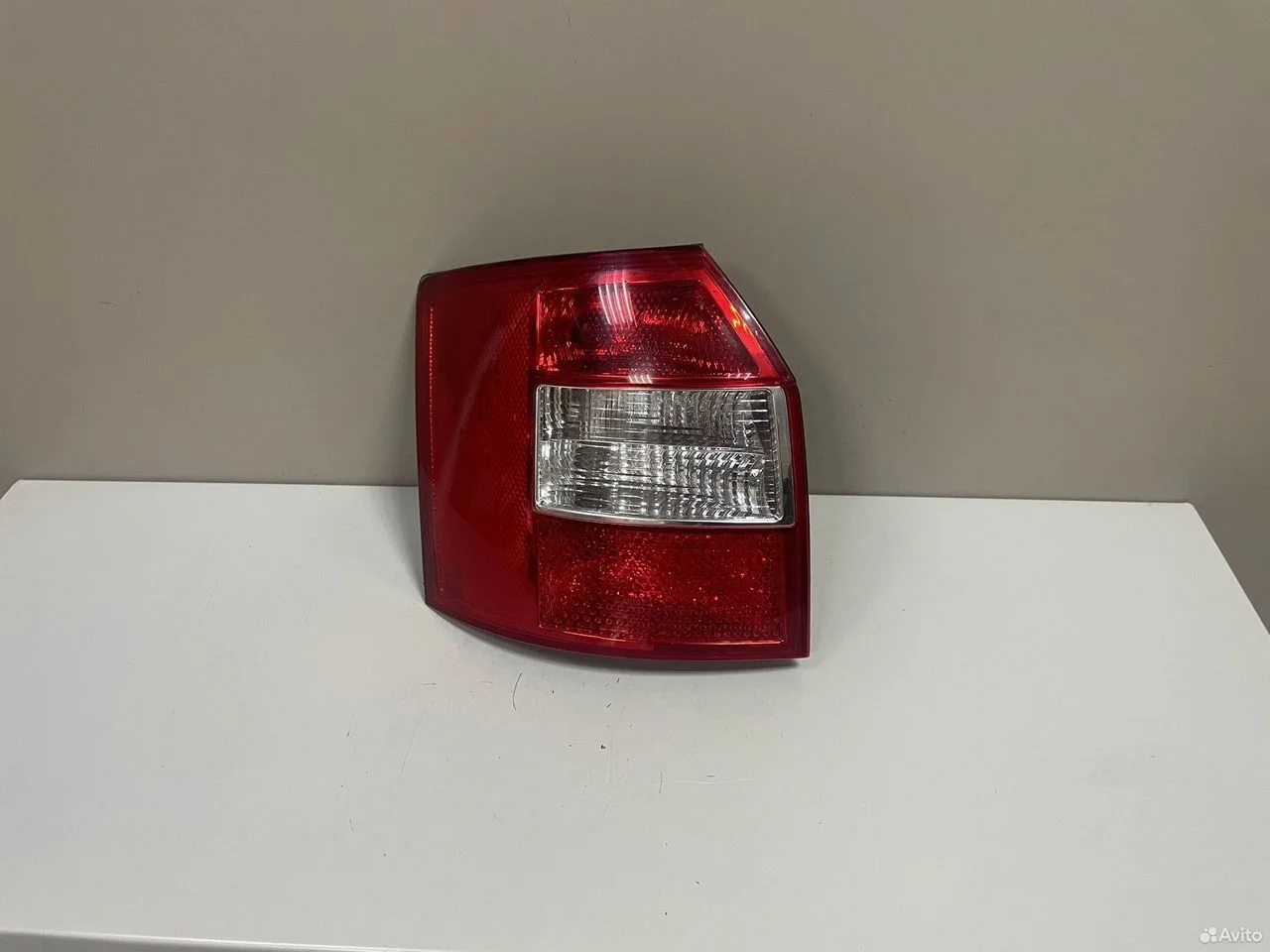 Фонарь левый audi a4 8e b6 универсал