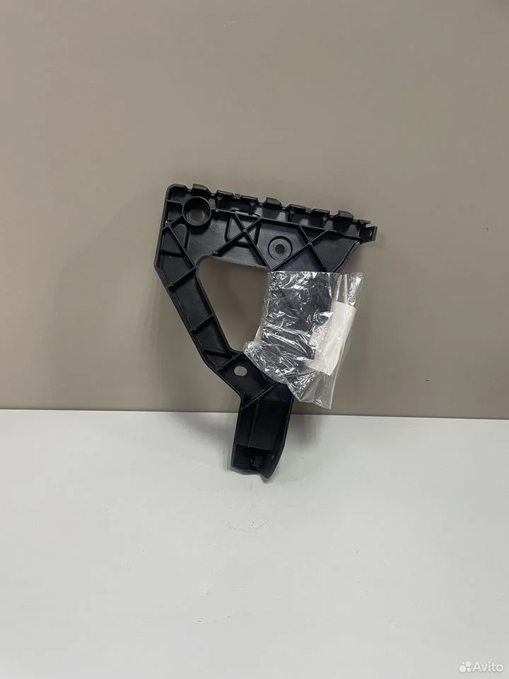 Кронштейн переднего бампера левый audi a6 4f c6
