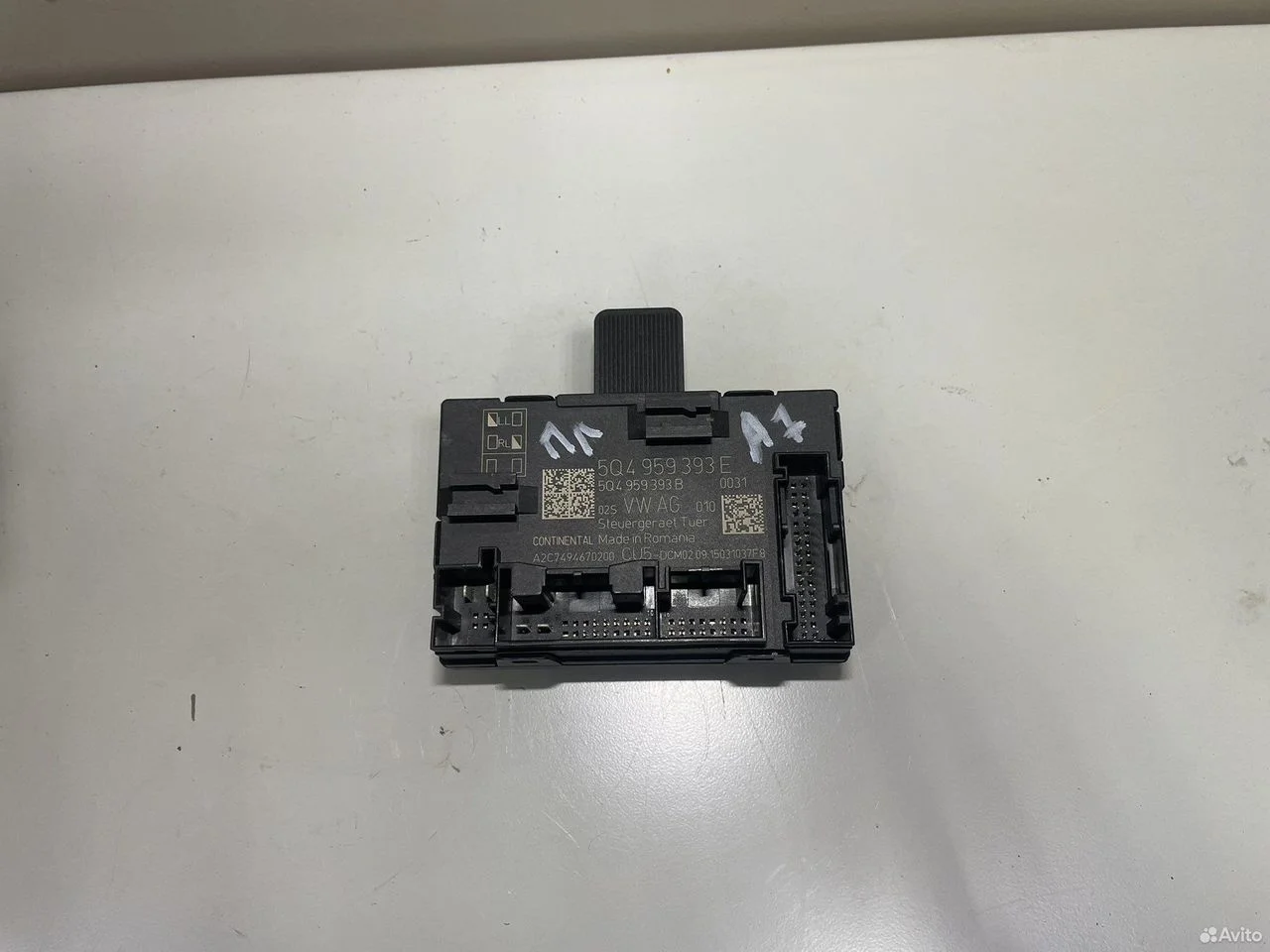 Блок управления передней левой двери skoda octavia