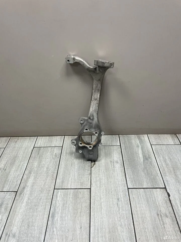 Кулак поворотный передний правый audi a6 4f c6