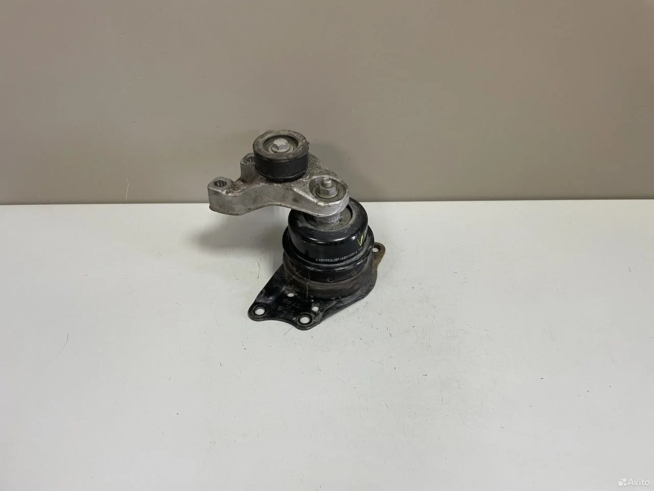 Опора двигателя правая skoda fabia 2 5j