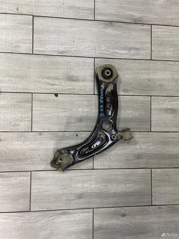 Рычаг передний правый skoda octavia a7
