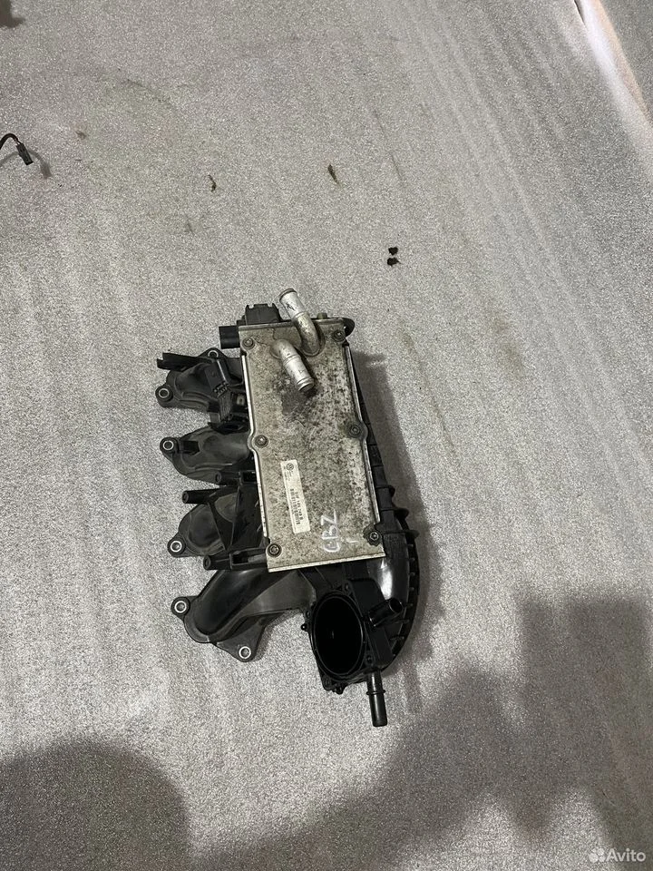 Коллектор впускной vw golf 6 cbz