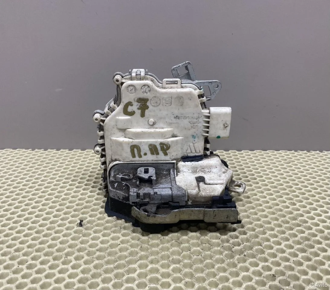 Замок передней правой двери audi a6 c7 4g