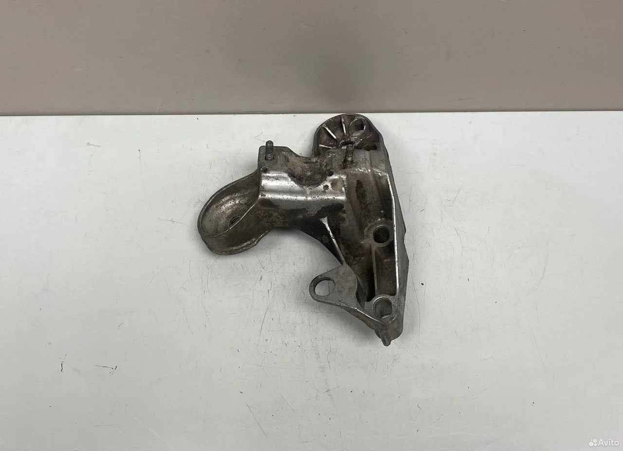 Кронштейн опоры двигателя audi a6 c5 4b