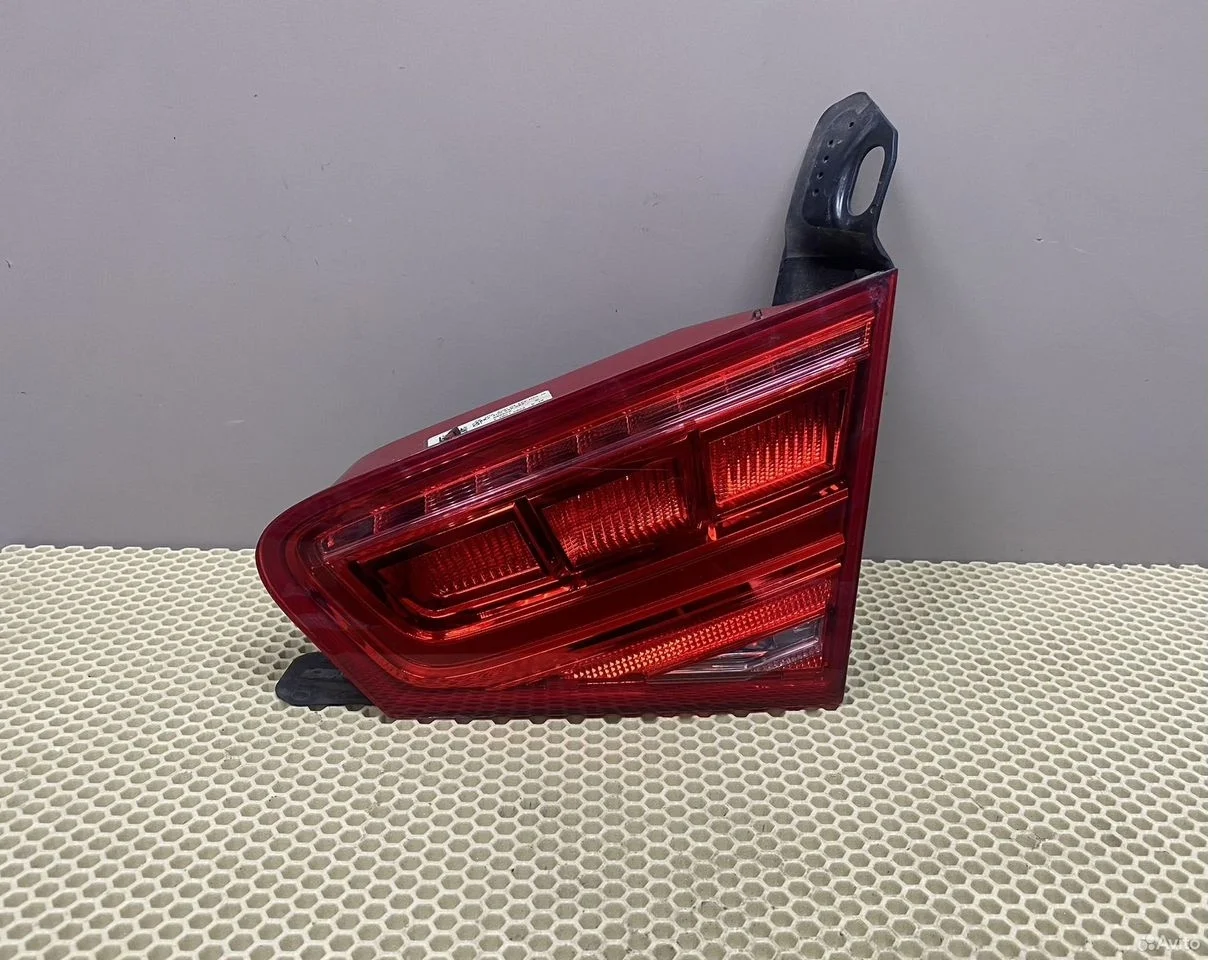 Задний фонарь правый в крышку audi a8 d4 4h