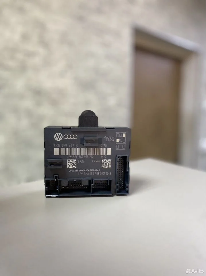 Блок управления передней правой двери audi a4 b8