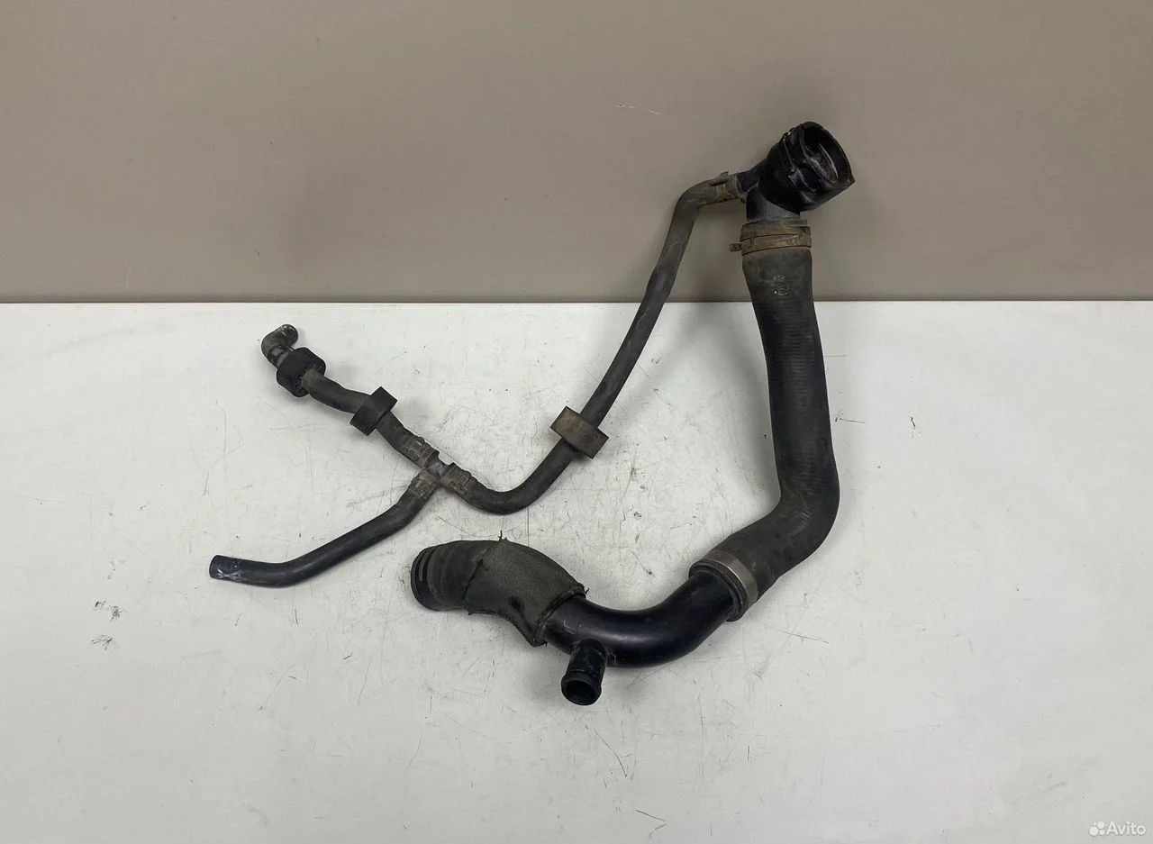 Патрубок охлаждения vw passat b6 3c0122101fl