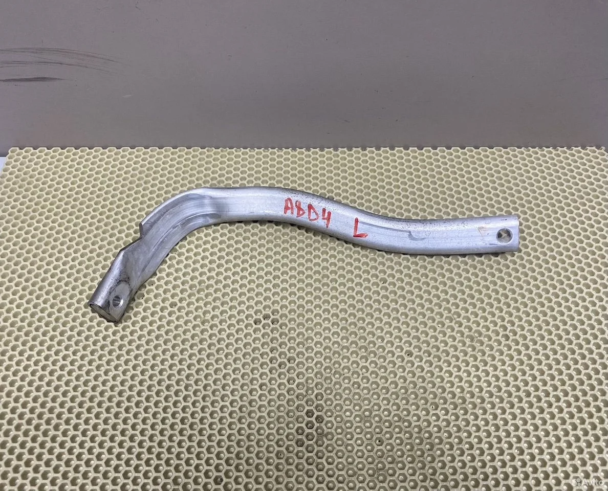 Кронштейн крыла передний левый audi a8 d4 4h