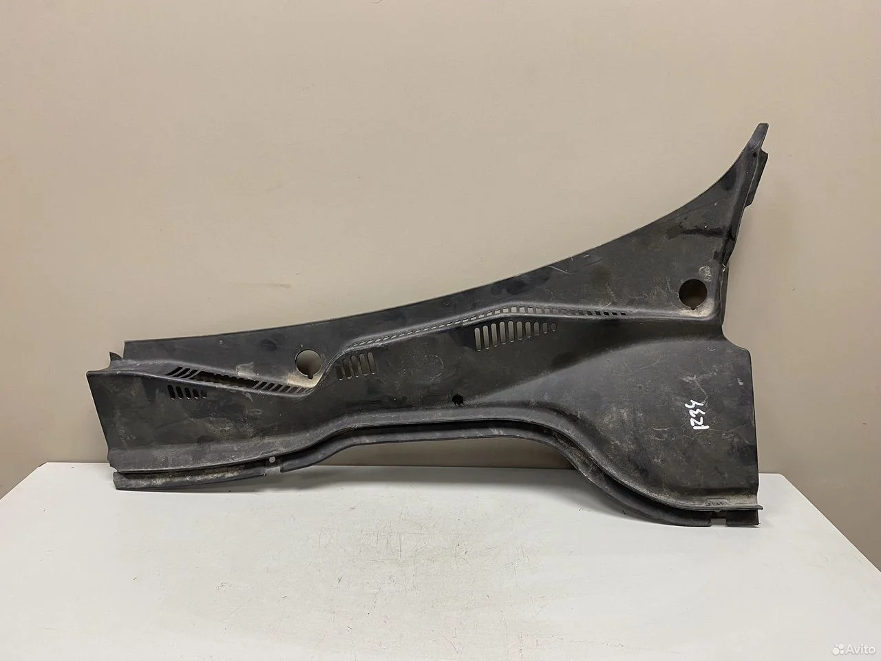 Левая решетка стеклоочистителя vw passat b7