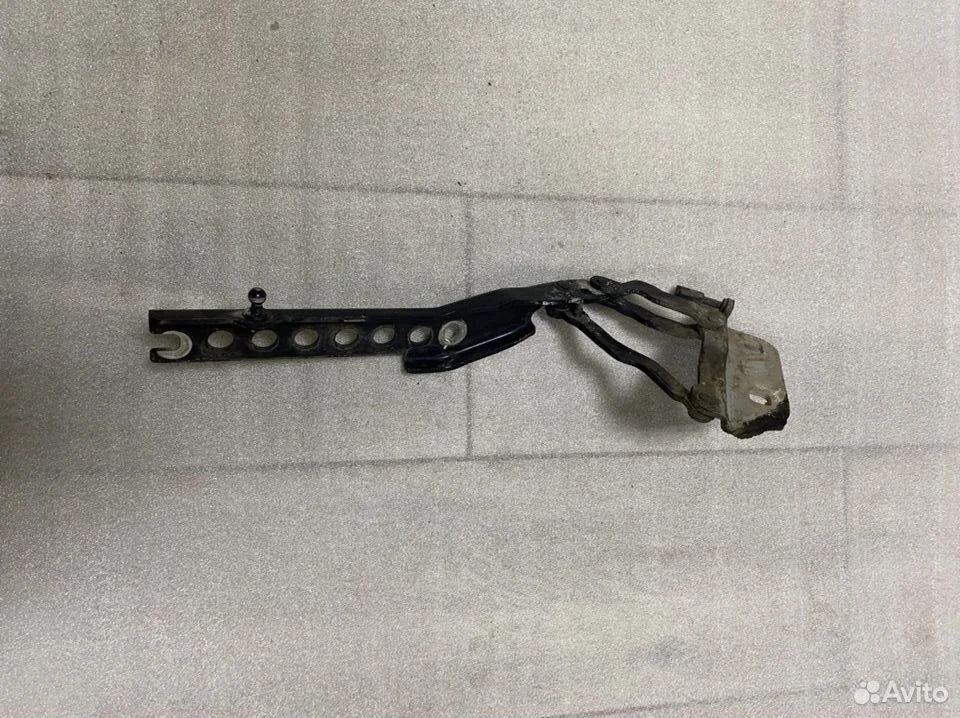 Петля капота левая audi a8 d3 4e