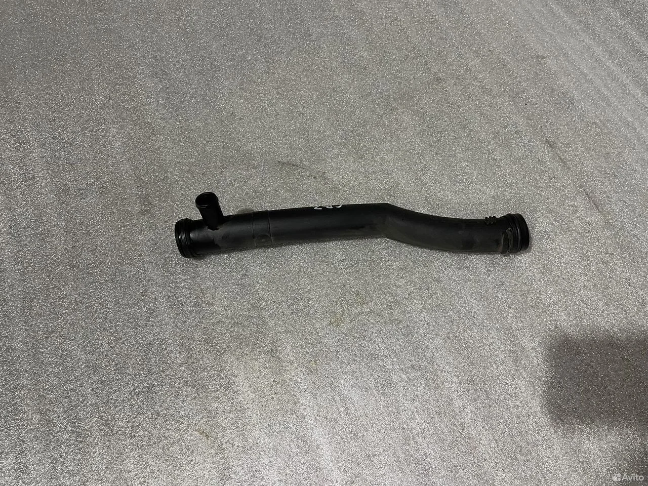 Патрубок охлаждения skoda fabia 5j 03f121065a