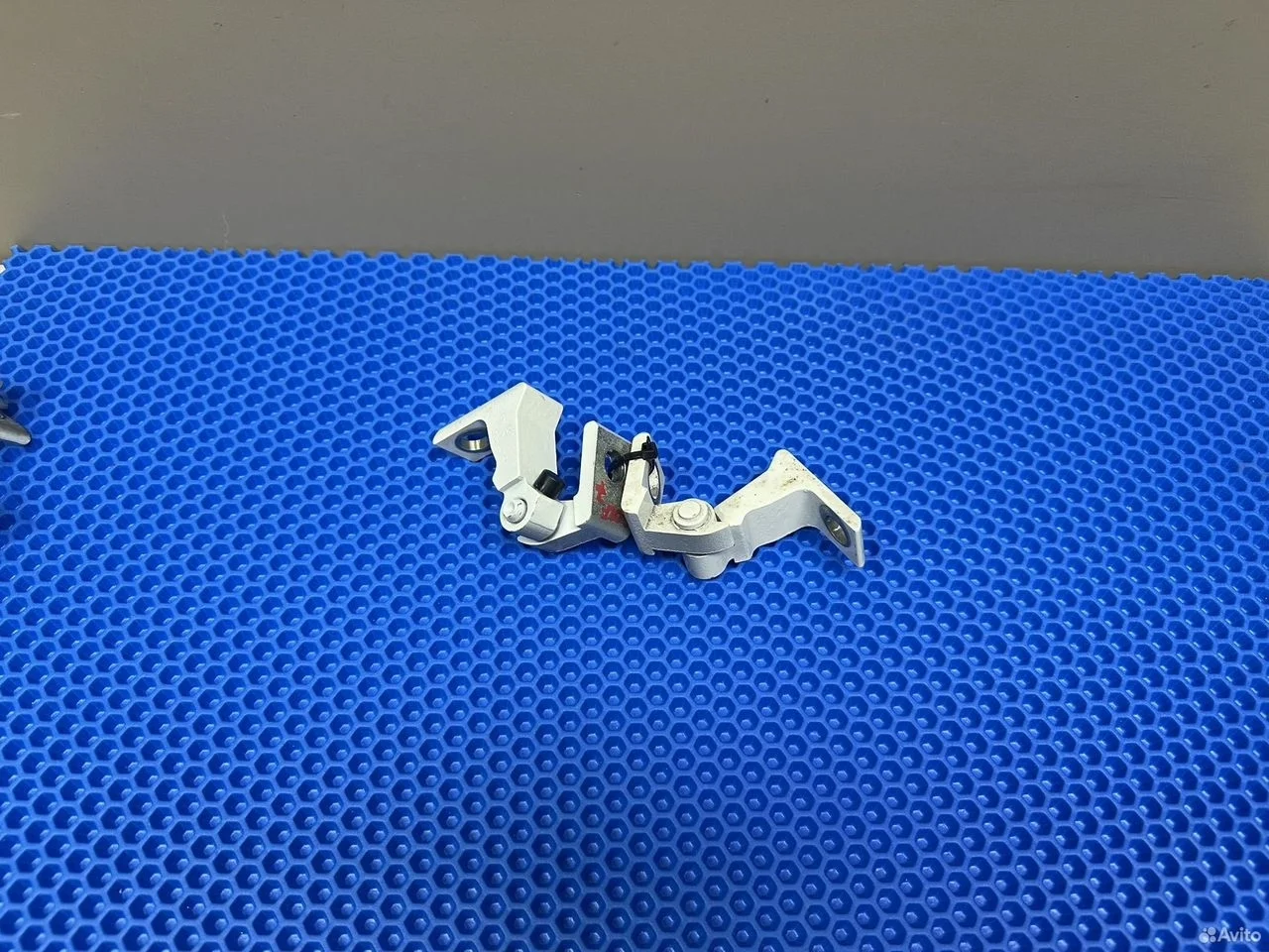 Петля правой двери volkswagen golf 7 5g