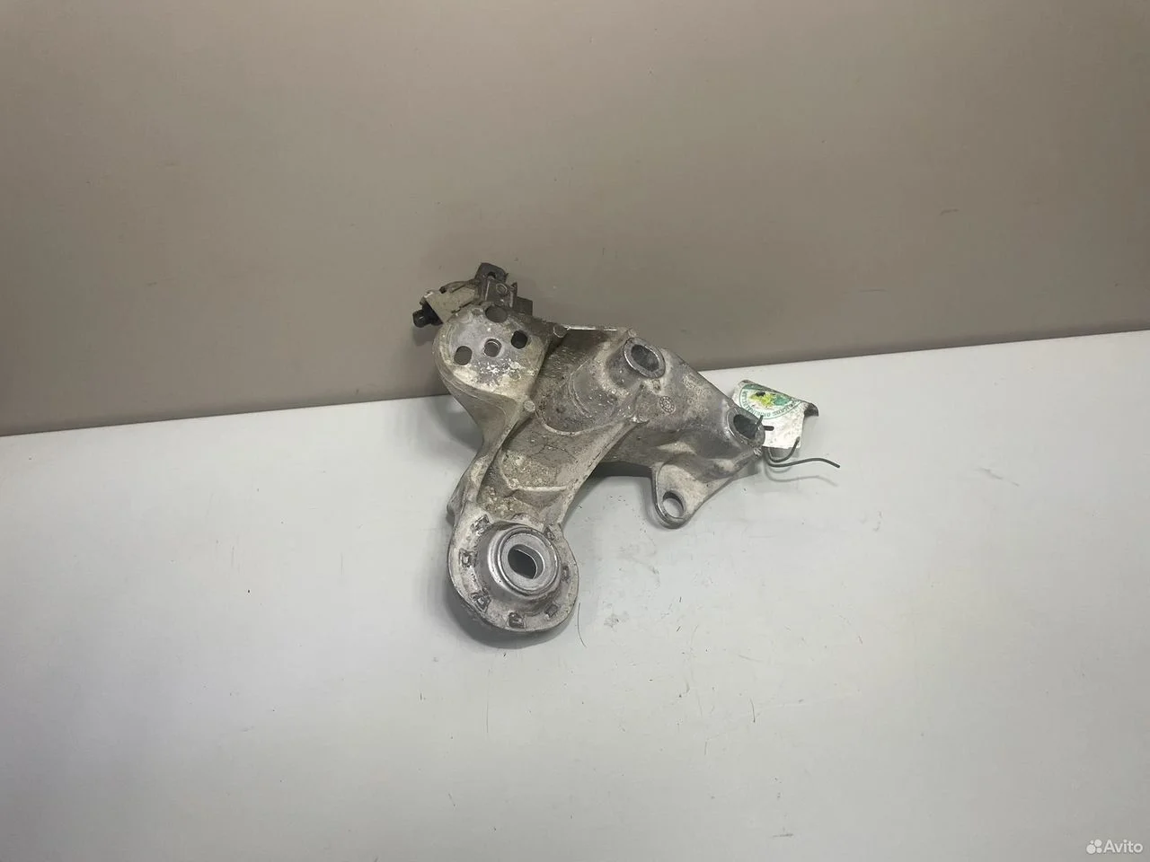 Кронштейн стабилизатора правый audi a4 8e a6 c5