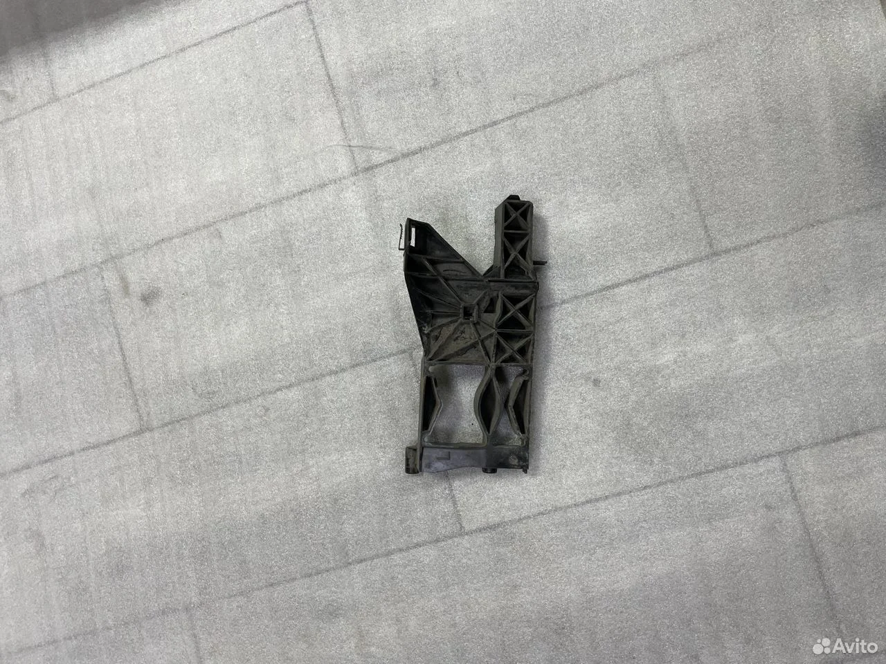 Кронштейн крепления фары левый audi a6 c7 4g