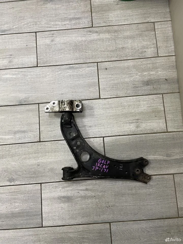 Рычаг передний правый фольксваген гольф 5
