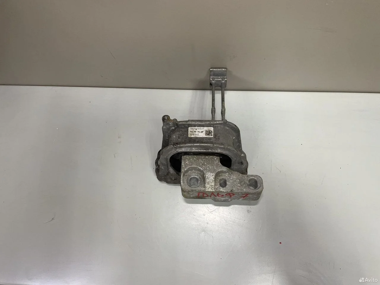 Опора двигателя правая vw golf 7
