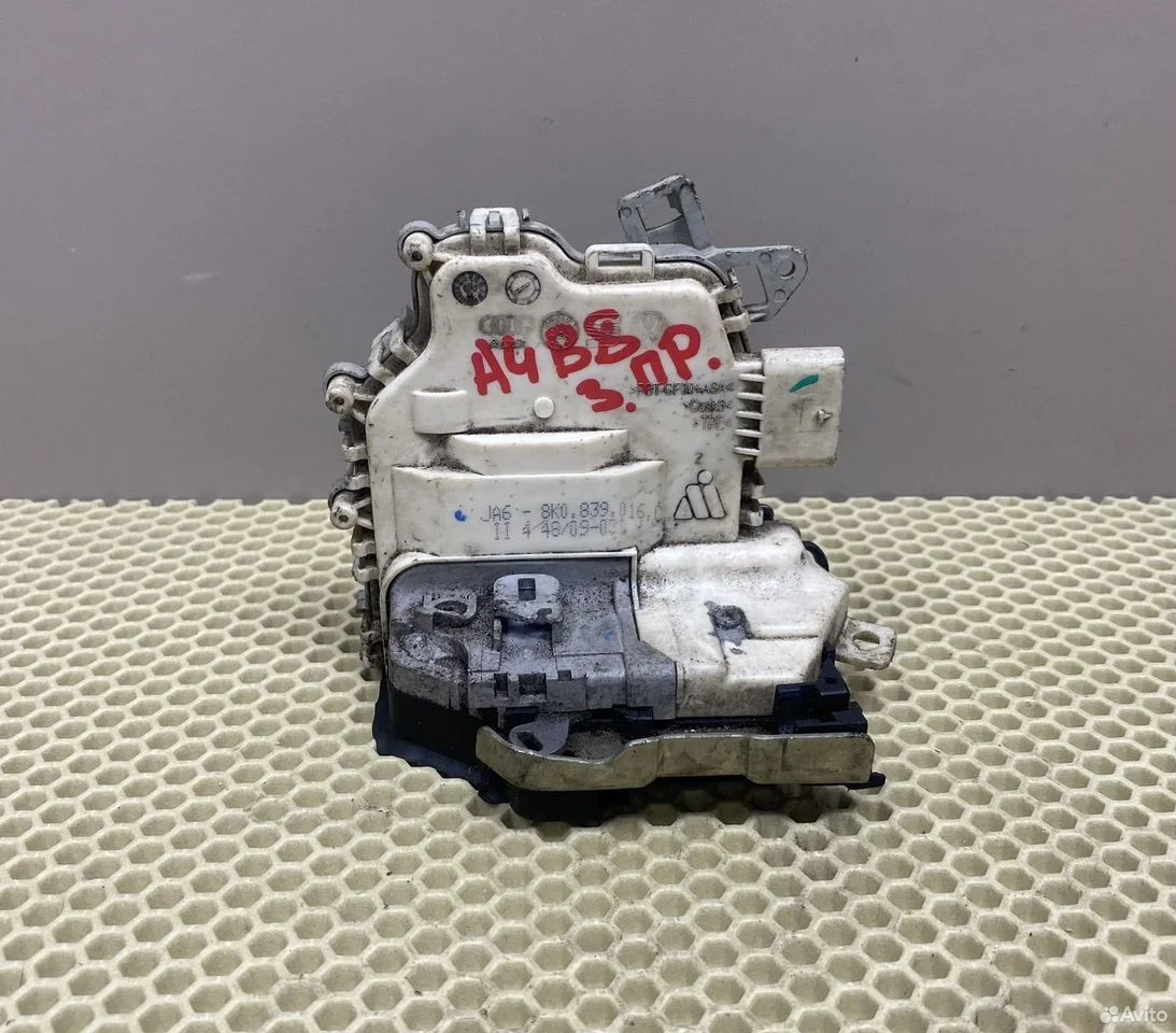 Замок задний правый audi a4 8k b8