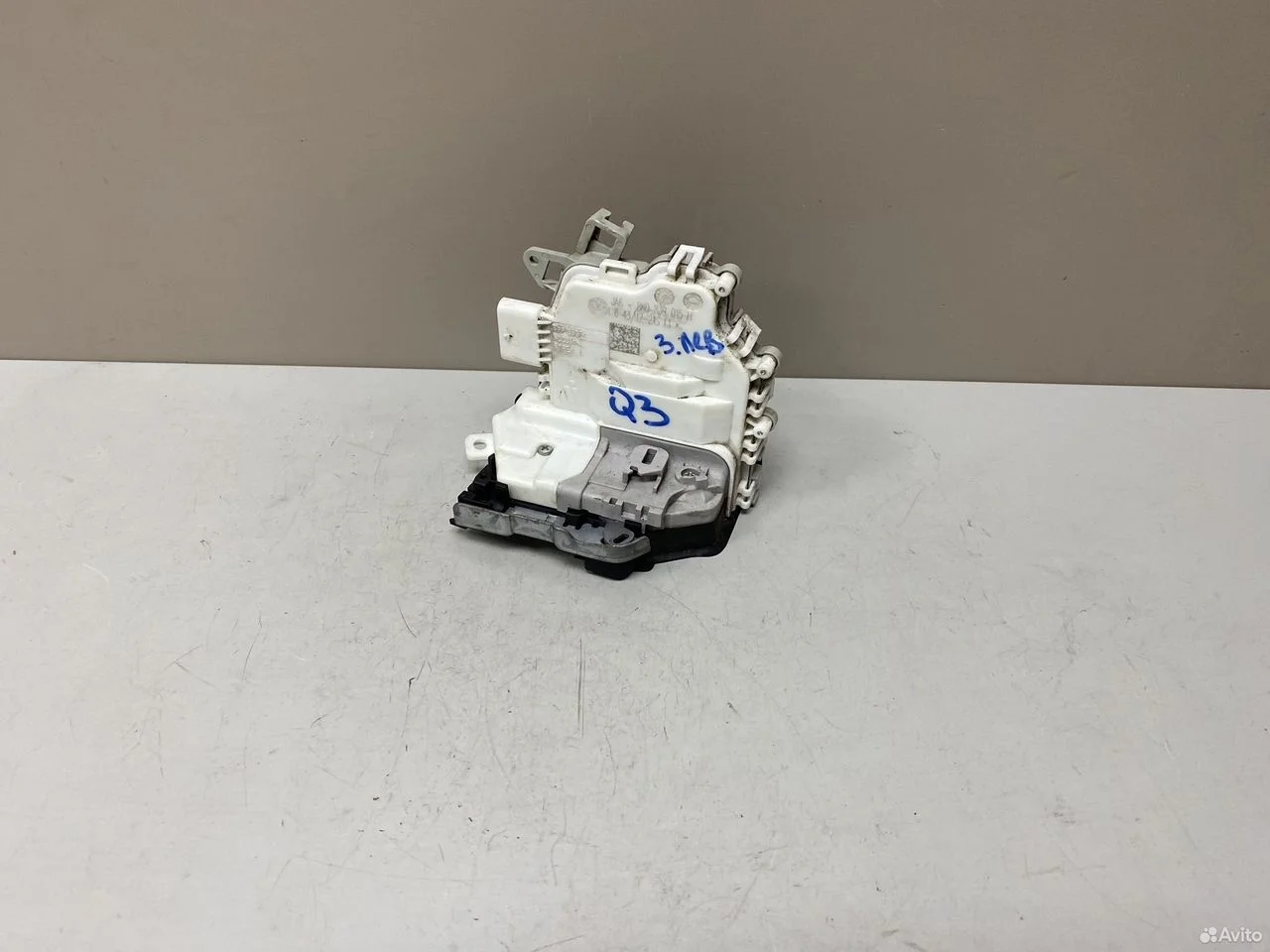 Замок двери задний левый audi q3 8u