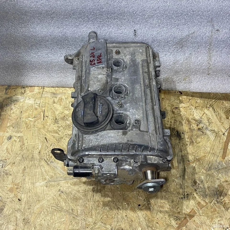 Левая головка блока цилиндров audi a6 с5 2,4 apr