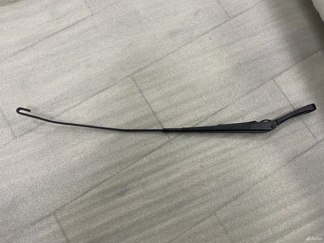 Поводок стеклоочистителя правый vw polo 5