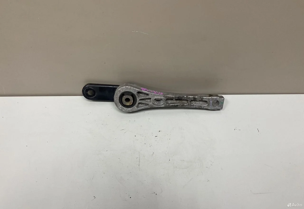 Задняя опора двигателя audi q3 8u