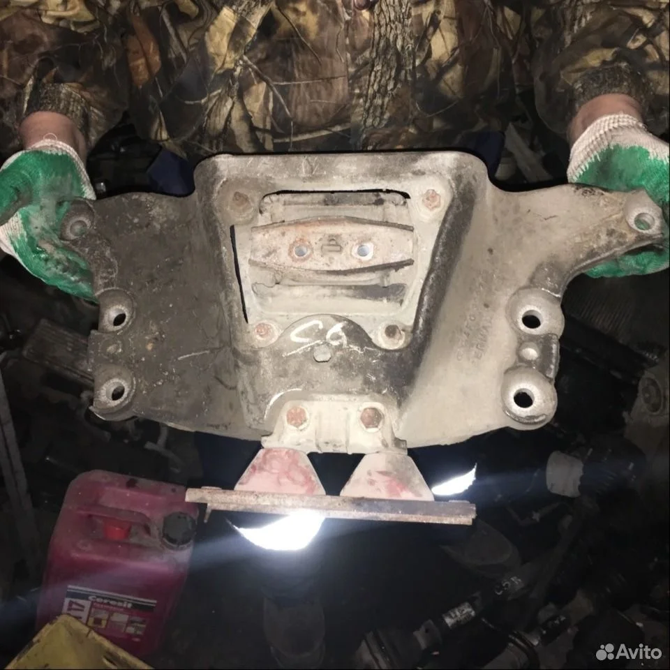 Кронштейн крепления акпп audi a6 c6 4f