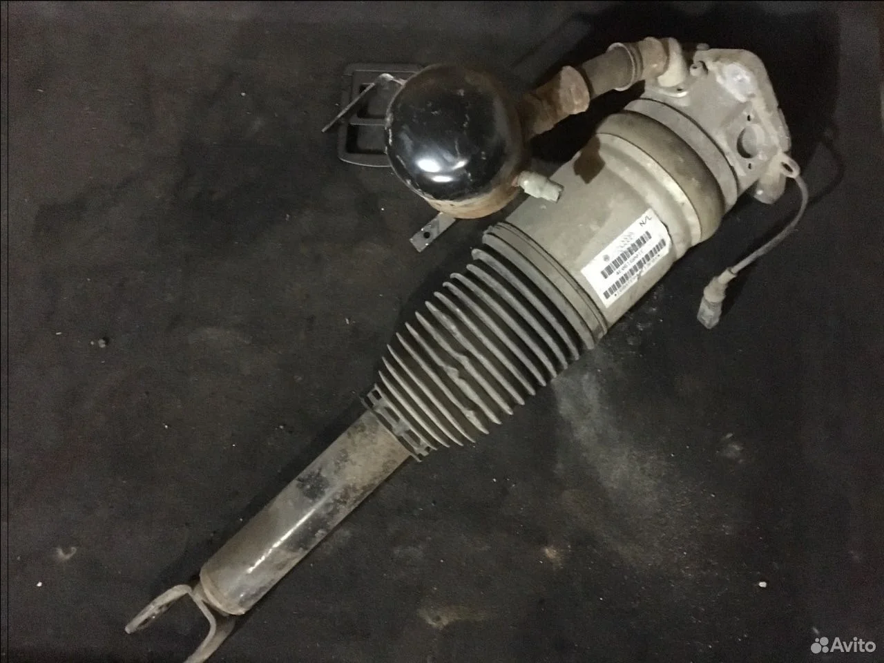 Пневмостойка задняя левая audi a8 d3 e4