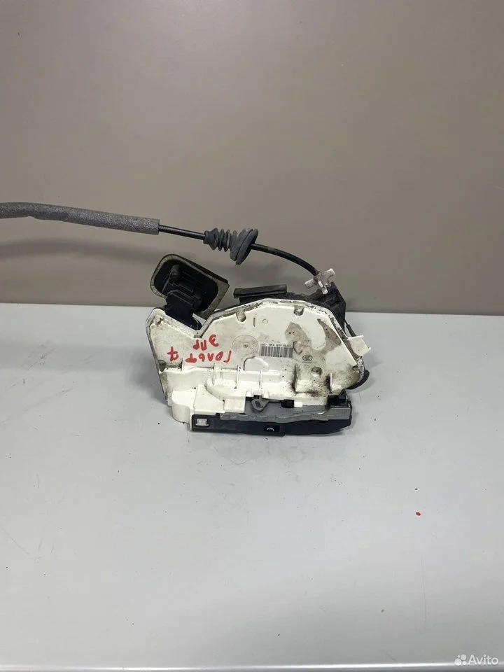 Замок задний правый vw golf 7