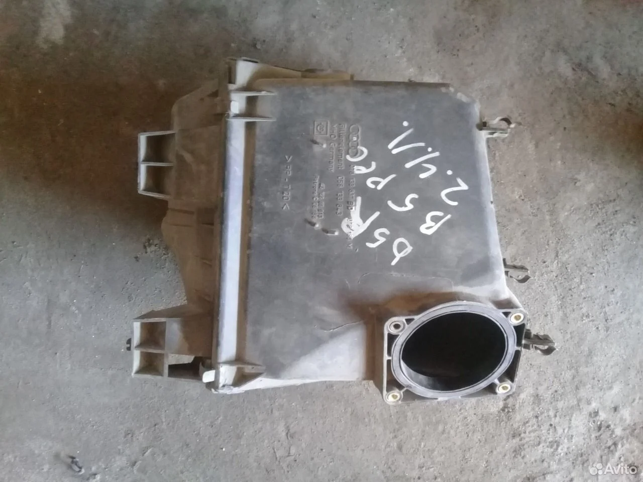 Корпус воздушного фильтр audi a4 b5 8d 2.4