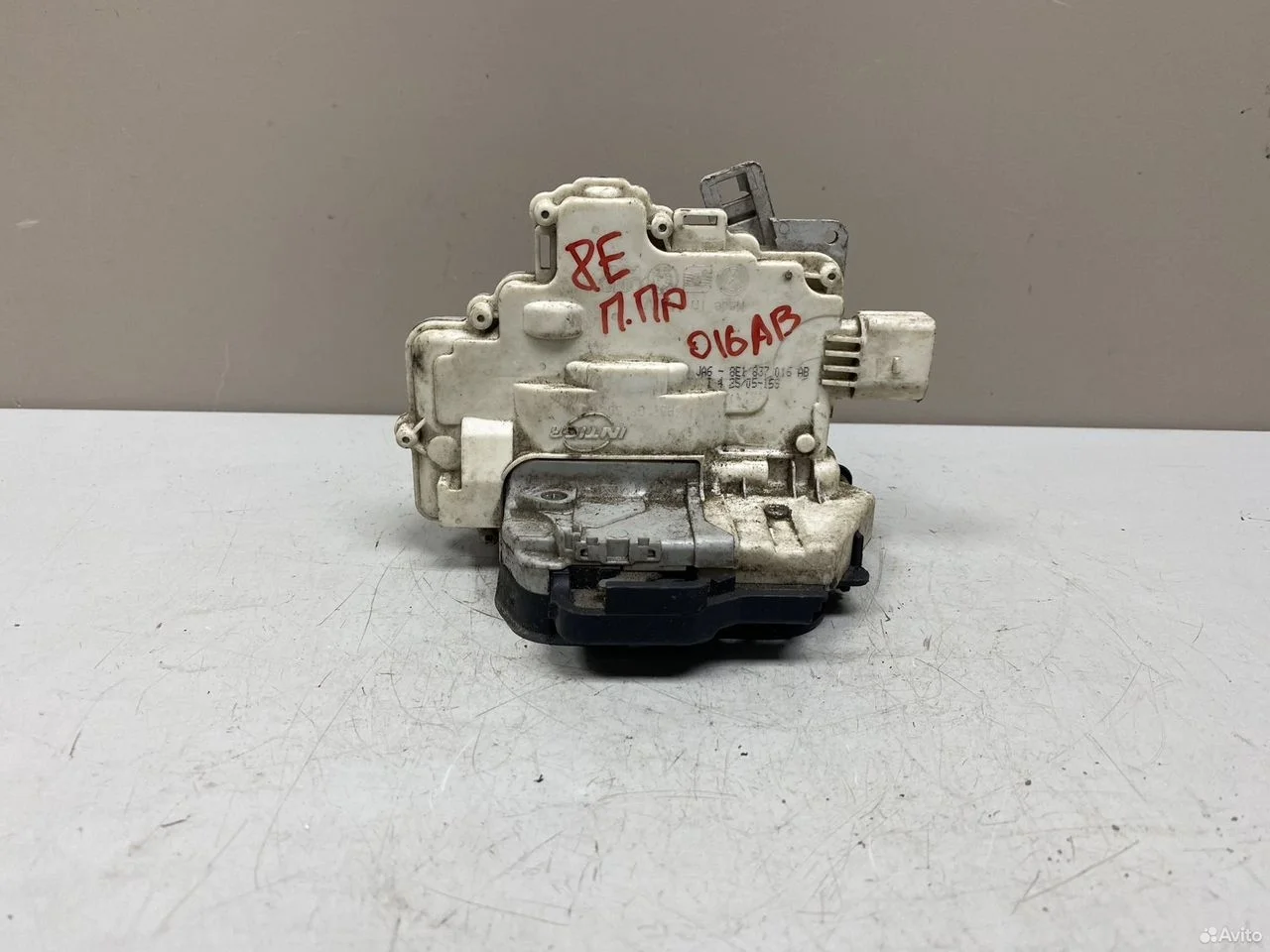 Замок двери передний правый audi a4 8e b7