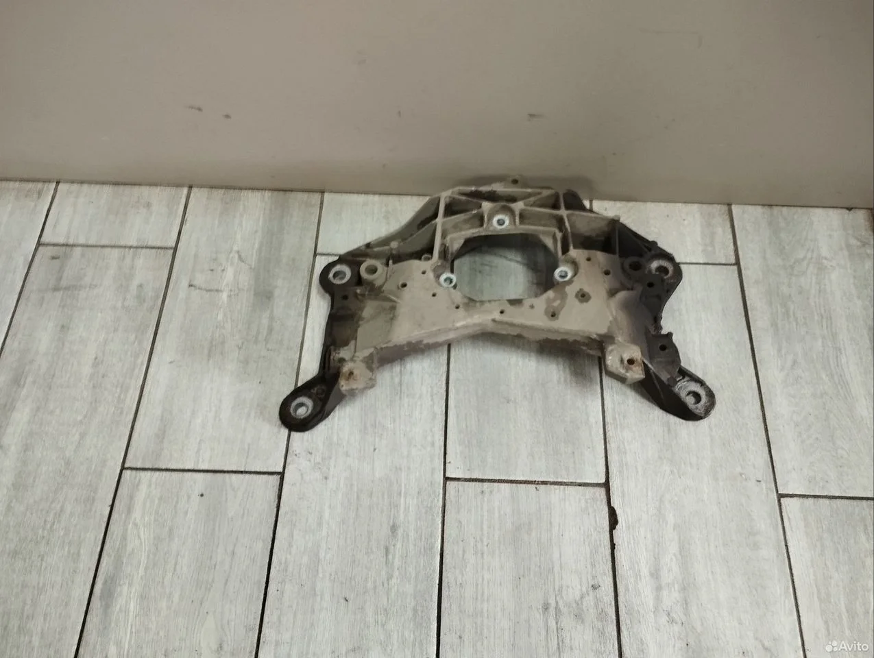 Кронштейн опоры кпп audi q5 8r