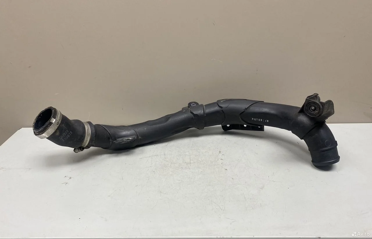 Патрубок интеркулера vw passat b7 5n0145840k