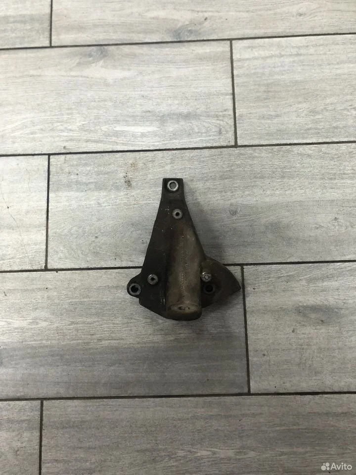 Кронштейн акпп левый audi a4 b5 a6 c5