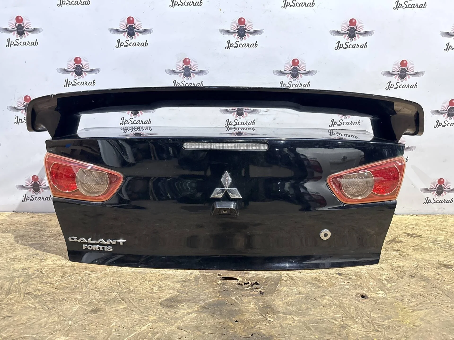 Крышка багажника Mitsubishi Lancer 10 CY Спойлер