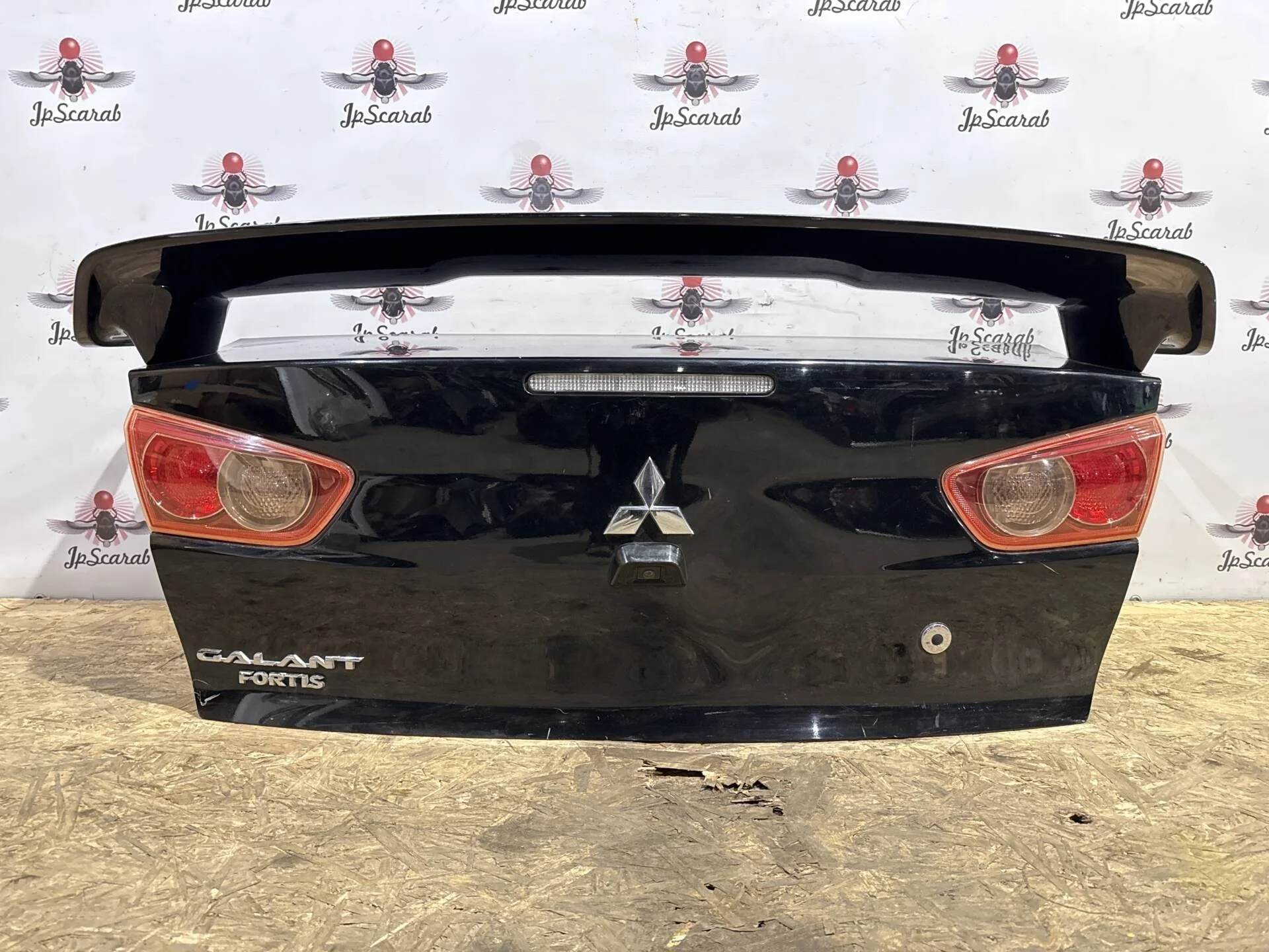 Крышка багажника Mitsubishi Lancer 10 CY Спойлер