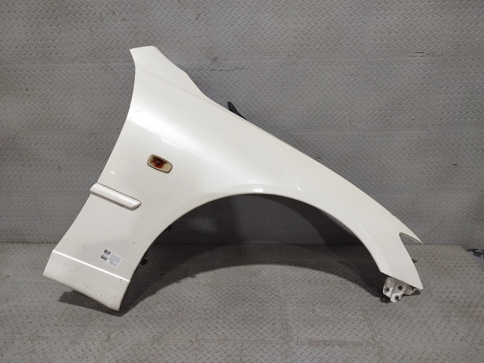 КРЫЛО TOYOTA LEXUS ALTEZZA ALTEZZA GITA IS200 IS300 GXE10 GXE10W GXE15W JCE10 JCE10W JCE15W SXE10 5380153040 ПЕРЕДНЕЕ ПРАВОЕ XENON белый, 062 KE682
