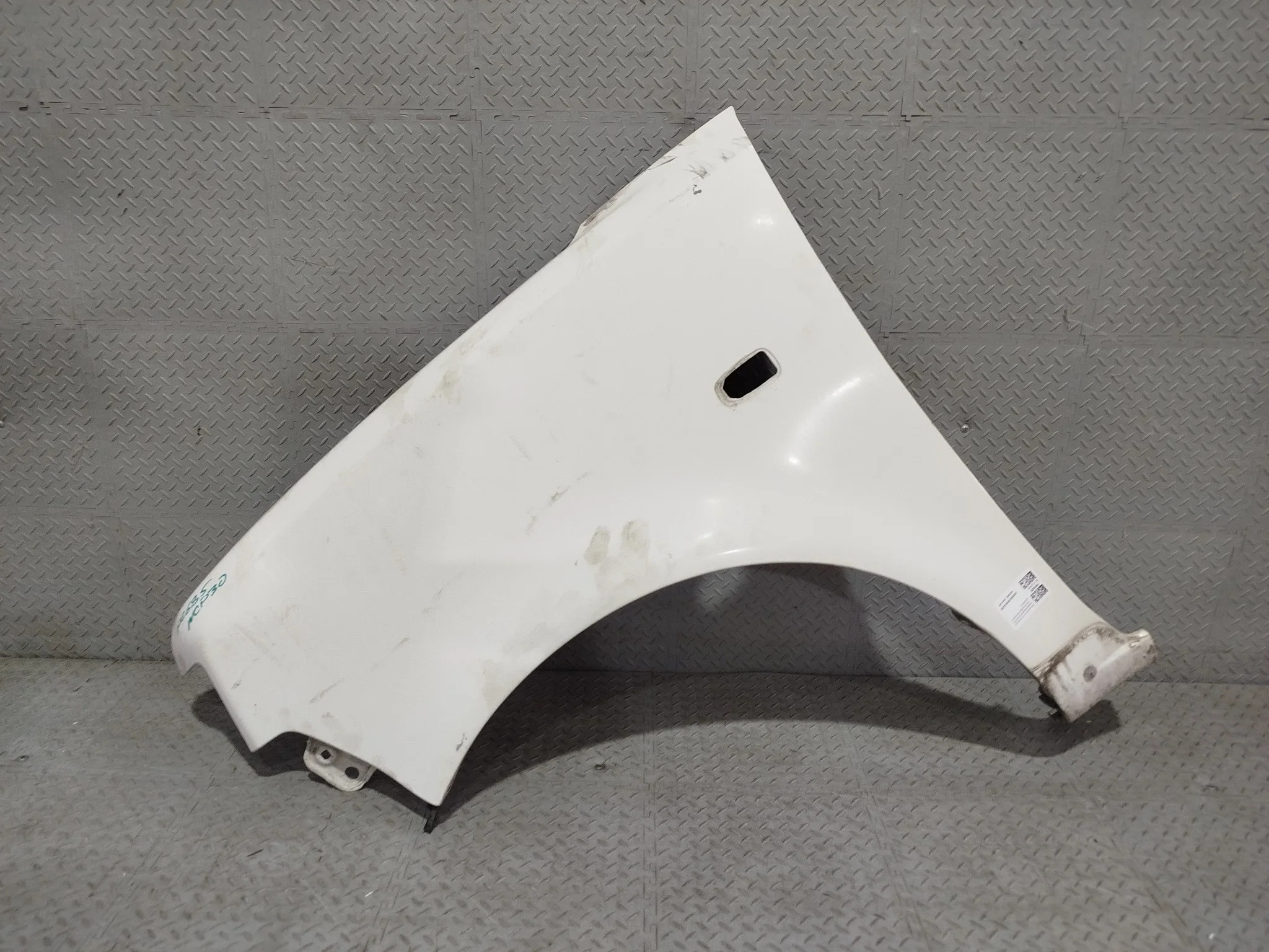 КРЫЛО TOYOTA SCION BB XB NCP30 NCP31 NCP34 NCP35 5381252080 ПЕРЕДНЕЕ ЛЕВОЕ белый, 068 KE685