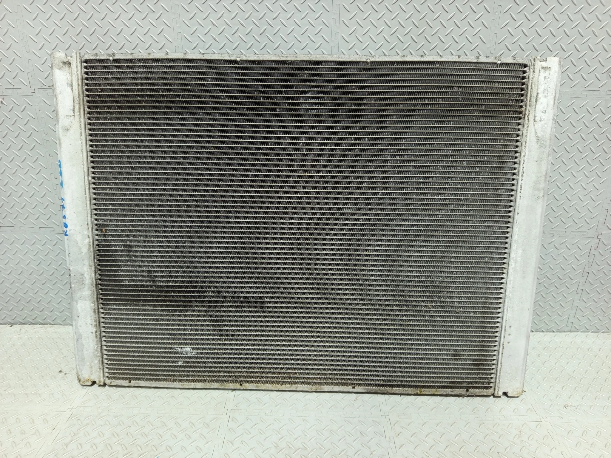 РАДИАТОР ДВИГАТЕЛЯ BMW ... N52B25A N52B25B N62B36A N62B44A N73B60A 5-SERIES 6-SERIES 7-SERIES ... E61 E63 E64 E65 E66 БЕЗ ДИФФУЗОРА 17117519209 KB571Z