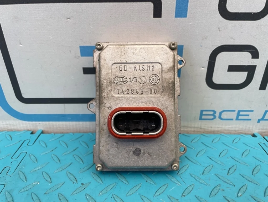 Блок фар Audi A8 2005 4F0941329D D3 BFM 4.2, правый