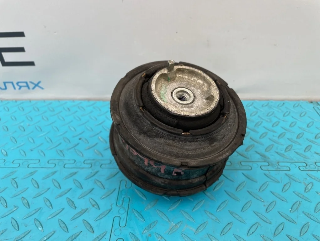 Подушка двигателя Mercedes-Benz C-Class 2005 A2032402017 W203 271.948 1.8, передняя